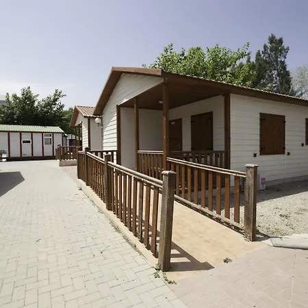 Llanos キャンプ場 3*